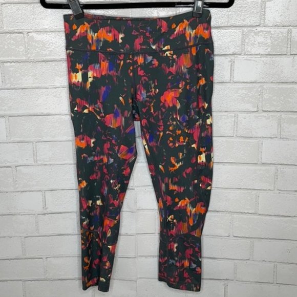 Zella Live in Crop Legging in Floral Print - Picture 3 of 11
